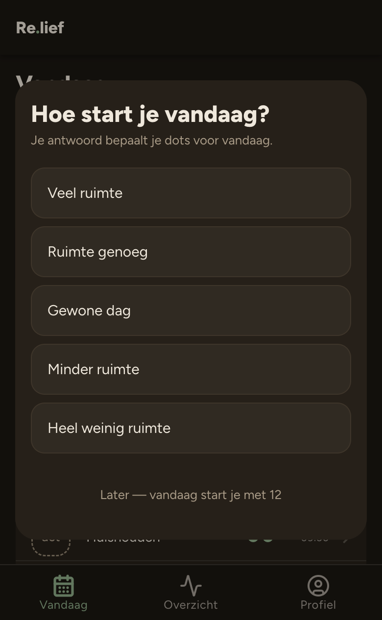 De ochtendvraag in de app: Hoe start je vandaag? Vijf antwoorden in woorden, van veel ruimte tot heel weinig ruimte, en de mogelijkheid om de vraag over te slaan.